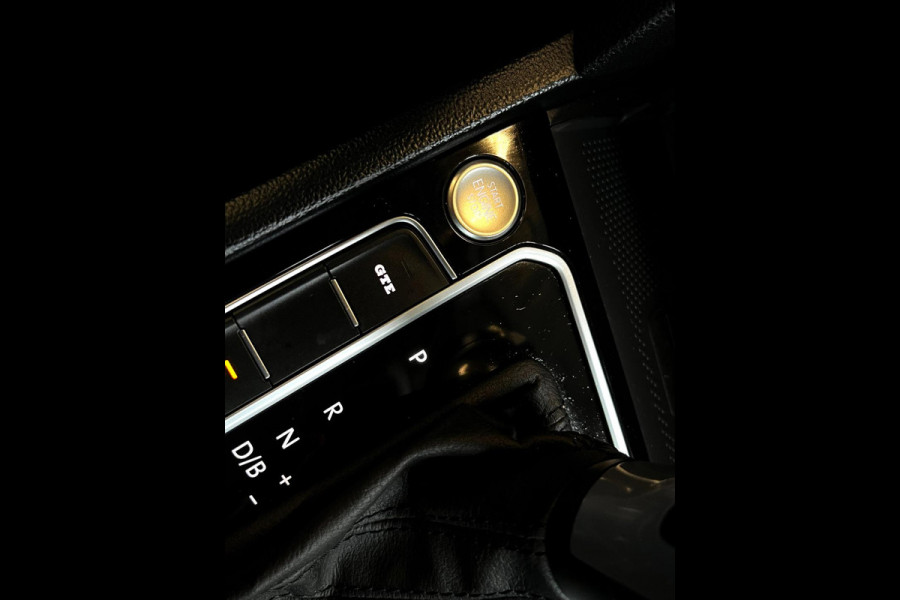Volkswagen Passat Variant 1.4 TSI PHEV GTE Business Carplay_Camera_trekh_Stoel massage Volkswagen Passat Variant 1.4 TSI PHEV GTE Business Carplay_Camera_trekh_Stoel massage