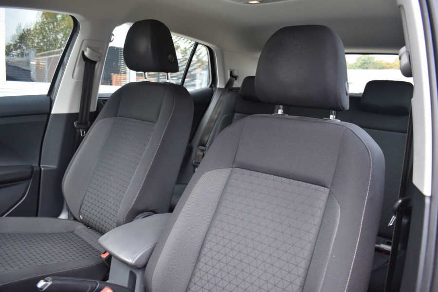 Volkswagen T-Cross 1.0 TSI Life Business | ACC | Carplay | Navi | Clima | Blind Spot | Parkeersensoren Volkswagen T-Cross 1.0 TSI Life Business | ACC | Carplay | Navi | Clima | Blind Spot | Parkeersensoren