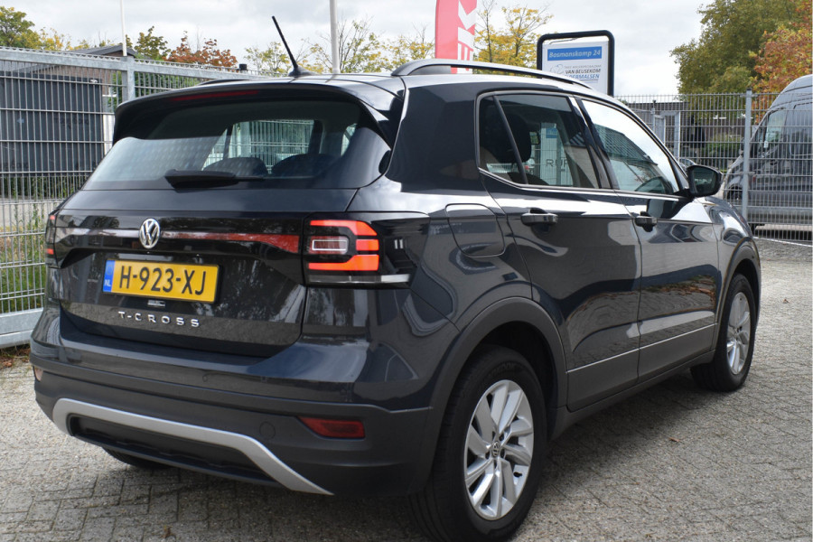 Volkswagen T-Cross 1.0 TSI Life Business | ACC | Carplay | Navi | Clima | Blind Spot | Parkeersensoren Volkswagen T-Cross 1.0 TSI Life Business | ACC | Carplay | Navi | Clima | Blind Spot | Parkeersensoren