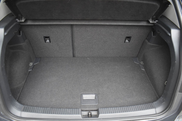 Volkswagen T-Cross 1.0 TSI Life Business | ACC | Carplay | Navi | Clima | Blind Spot | Parkeersensoren Volkswagen T-Cross 1.0 TSI Life Business | ACC | Carplay | Navi | Clima | Blind Spot | Parkeersensoren