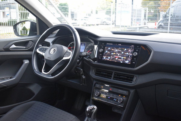 Volkswagen T-Cross 1.0 TSI Life Business | ACC | Carplay | Navi | Clima | Blind Spot | Parkeersensoren Volkswagen T-Cross 1.0 TSI Life Business | ACC | Carplay | Navi | Clima | Blind Spot | Parkeersensoren