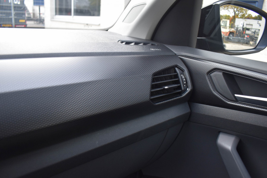 Volkswagen T-Cross 1.0 TSI Life Business | ACC | Carplay | Navi | Clima | Blind Spot | Parkeersensoren Volkswagen T-Cross 1.0 TSI Life Business | ACC | Carplay | Navi | Clima | Blind Spot | Parkeersensoren