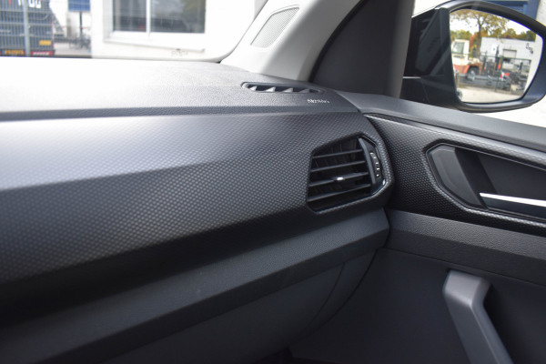 Volkswagen T-Cross 1.0 TSI Life Business | ACC | Carplay | Navi | Clima | Blind Spot | Parkeersensoren Volkswagen T-Cross 1.0 TSI Life Business | ACC | Carplay | Navi | Clima | Blind Spot | Parkeersensoren