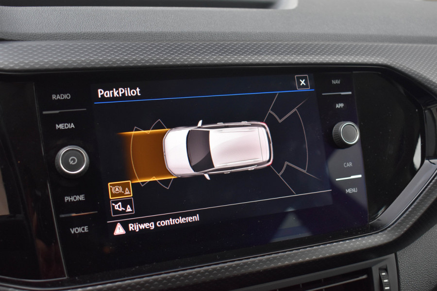 Volkswagen T-Cross 1.0 TSI Life Business | ACC | Carplay | Navi | Clima | Blind Spot | Parkeersensoren Volkswagen T-Cross 1.0 TSI Life Business | ACC | Carplay | Navi | Clima | Blind Spot | Parkeersensoren