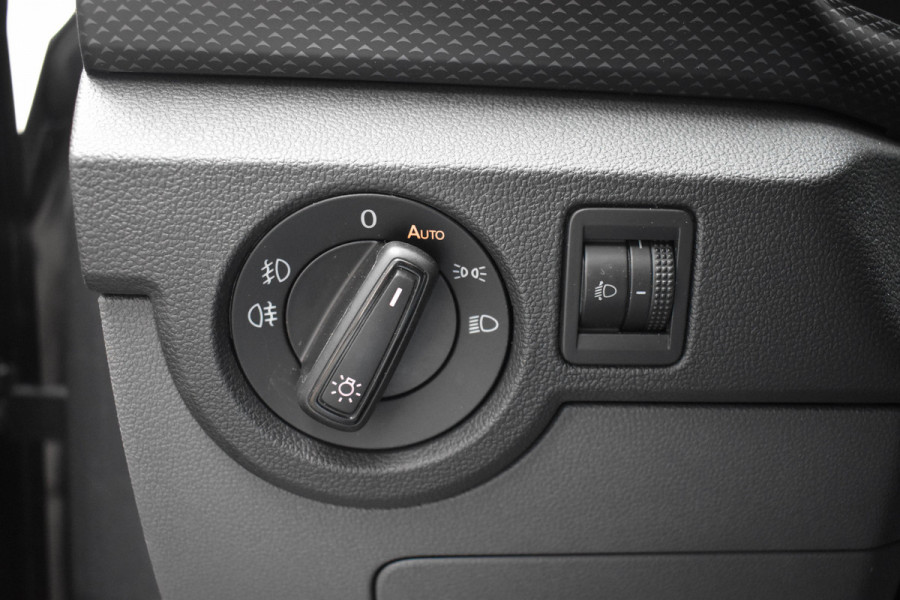 Volkswagen T-Cross 1.0 TSI Life Business | ACC | Carplay | Navi | Clima | Blind Spot | Parkeersensoren Volkswagen T-Cross 1.0 TSI Life Business | ACC | Carplay | Navi | Clima | Blind Spot | Parkeersensoren