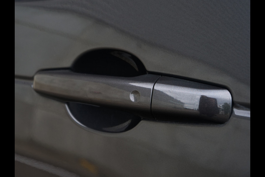 Land Rover Discovery 3.0 Si6 HSE Luxury 7p. | Dealer onderhouden | panorama | massage | meridian.. Land Rover Discovery 3.0 Si6 HSE Luxury 7p. | Dealer onderhouden | panorama | massage | meridian..