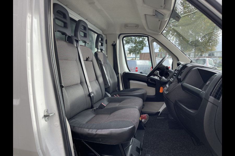 Peugeot Boxer 435 2.0 BlueHDI 164pk Pro bakwagen met Dhollandia laadklep / 440 cm lang / doorladen tot 550 cm mogelijk boven de cabine / euro 6 / airco