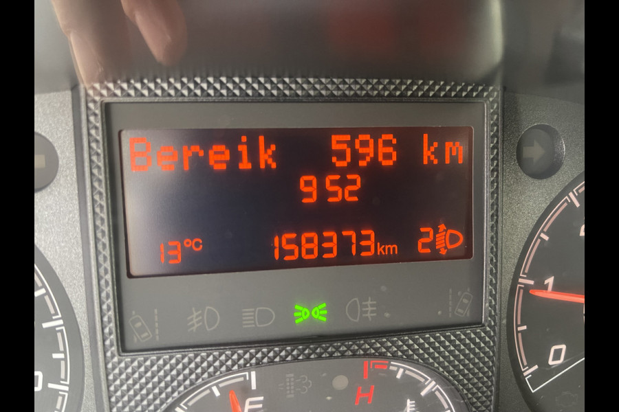 Peugeot Boxer 435 2.0 BlueHDI 164pk Pro bakwagen met Dhollandia laadklep / 440 cm lang / doorladen tot 550 cm mogelijk boven de cabine / euro 6 / airco