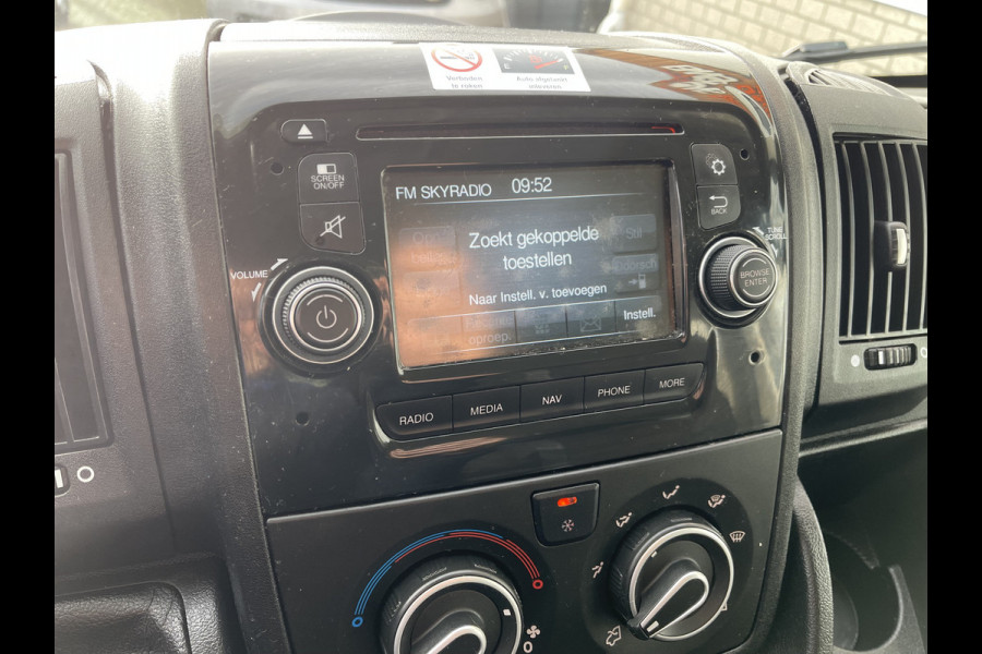 Peugeot Boxer 435 2.0 BlueHDI 164pk Pro bakwagen met Dhollandia laadklep / 440 cm lang / doorladen tot 550 cm mogelijk boven de cabine / euro 6 / airco