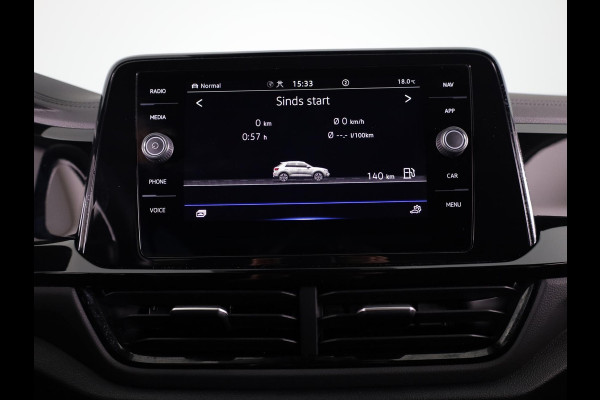 Volkswagen T-Roc 1.5 TSI R-Line 150 PK DSG |Private lease vanaf € 699,- pm | Blackstyle | Trekhaak afneembaar | ErgoActive Stoel Pakket | Navigatie |