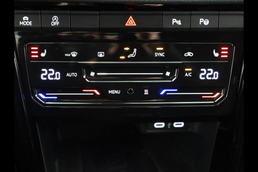 Volkswagen T-Roc 1.5 TSI R-Line 150 PK DSG |Private lease vanaf € 699,- pm | Blackstyle | Trekhaak afneembaar | ErgoActive Stoel Pakket | Navigatie |