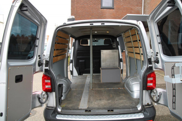 Volkswagen Transporter 2.0 TDI DSG L2H1 Comfortline / Automaat / Trekhaak / App connect Volkswagen Transporter 2.0 TDI DSG L2H1 Comfortline / Automaat / Trekhaak / App connect