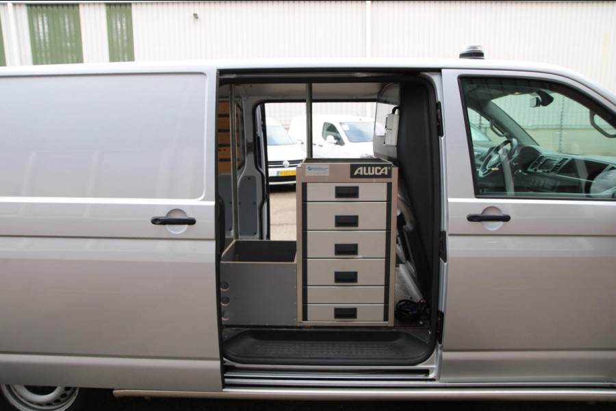 Volkswagen Transporter 2.0 TDI DSG L2H1 Comfortline / Automaat / Trekhaak / App connect Volkswagen Transporter 2.0 TDI DSG L2H1 Comfortline / Automaat / Trekhaak / App connect