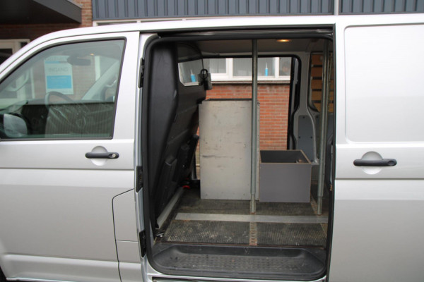 Volkswagen Transporter 2.0 TDI DSG L2H1 Comfortline / Automaat / Trekhaak / App connect Volkswagen Transporter 2.0 TDI DSG L2H1 Comfortline / Automaat / Trekhaak / App connect