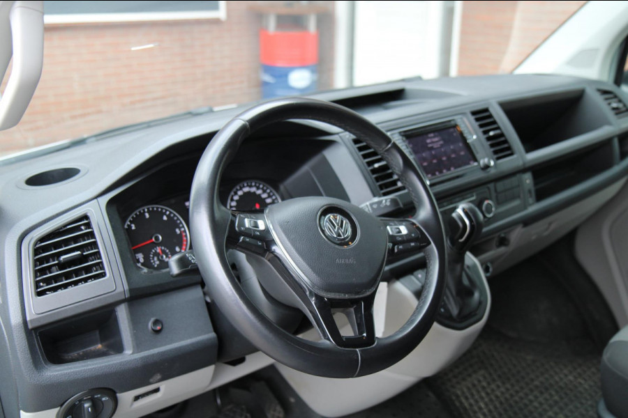 Volkswagen Transporter 2.0 TDI DSG L2H1 Comfortline / Automaat / Trekhaak / App connect Volkswagen Transporter 2.0 TDI DSG L2H1 Comfortline / Automaat / Trekhaak / App connect