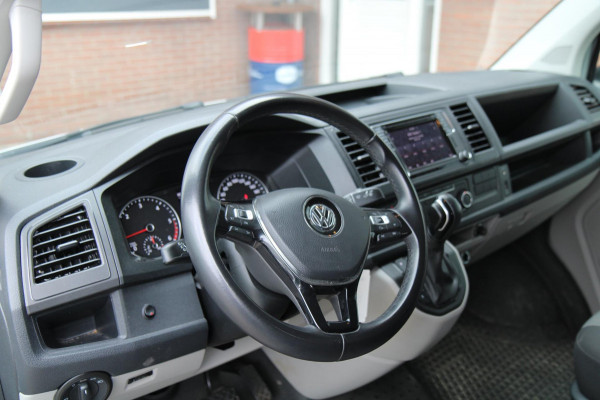 Volkswagen Transporter 2.0 TDI DSG L2H1 Comfortline / Automaat / Trekhaak / App connect Volkswagen Transporter 2.0 TDI DSG L2H1 Comfortline / Automaat / Trekhaak / App connect