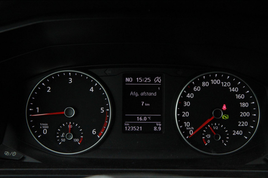 Volkswagen Transporter 2.0 TDI DSG L2H1 Comfortline / Automaat / Trekhaak / App connect Volkswagen Transporter 2.0 TDI DSG L2H1 Comfortline / Automaat / Trekhaak / App connect