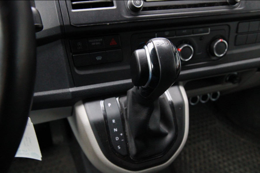 Volkswagen Transporter 2.0 TDI DSG L2H1 Comfortline / Automaat / Trekhaak / App connect Volkswagen Transporter 2.0 TDI DSG L2H1 Comfortline / Automaat / Trekhaak / App connect