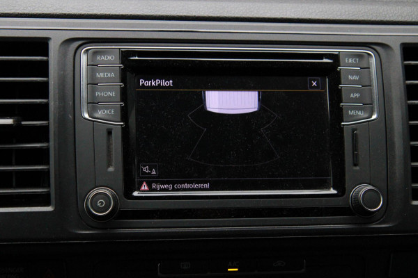 Volkswagen Transporter 2.0 TDI DSG L2H1 Comfortline / Automaat / Trekhaak / App connect Volkswagen Transporter 2.0 TDI DSG L2H1 Comfortline / Automaat / Trekhaak / App connect