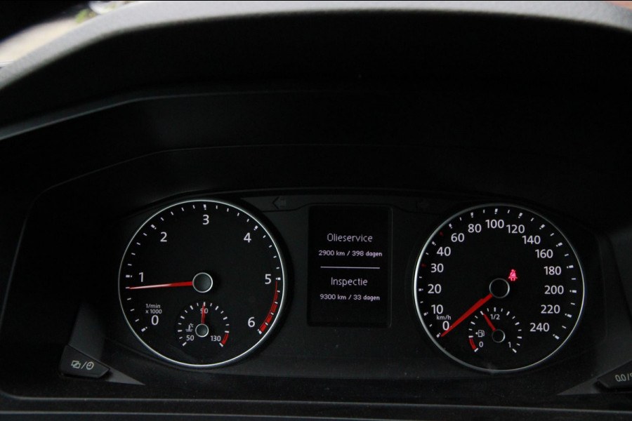 Volkswagen Transporter 2.0 TDI DSG L2H1 Comfortline / Automaat / Trekhaak / App connect Volkswagen Transporter 2.0 TDI DSG L2H1 Comfortline / Automaat / Trekhaak / App connect