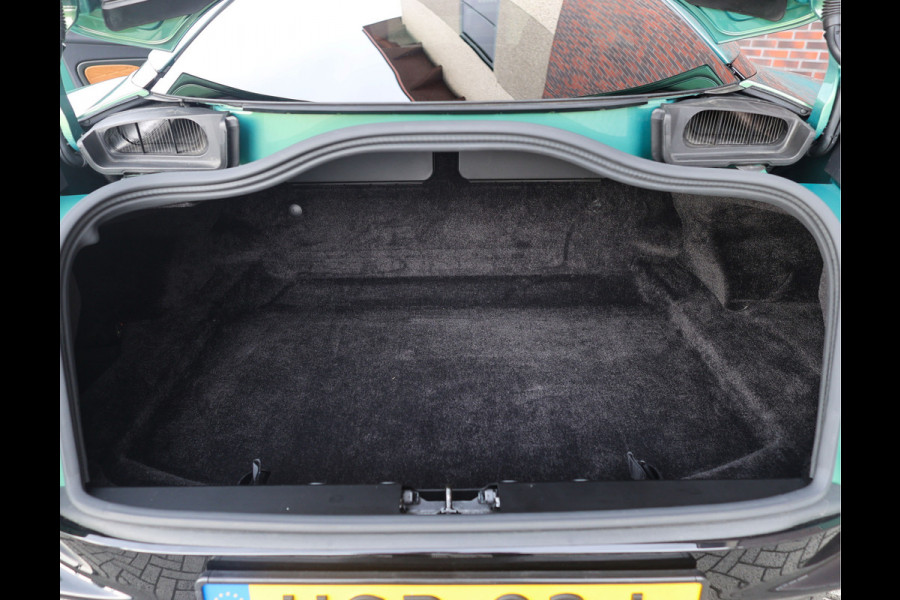 Aston Martin DB12 4.0 V8 | Iridiscent Emerald - Oxford Tan Aston Martin DB12 4.0 V8 | Iridiscent Emerald - Oxford Tan