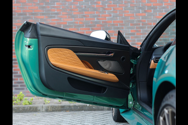 Aston Martin DB12 4.0 V8 | Iridiscent Emerald - Oxford Tan Aston Martin DB12 4.0 V8 | Iridiscent Emerald - Oxford Tan