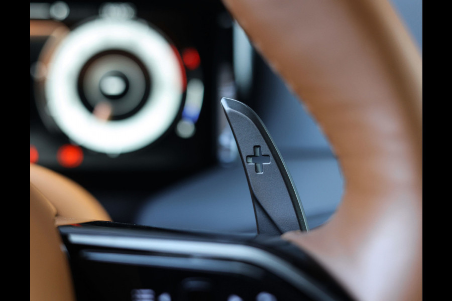 Aston Martin DB12 4.0 V8 | Iridiscent Emerald - Oxford Tan Aston Martin DB12 4.0 V8 | Iridiscent Emerald - Oxford Tan