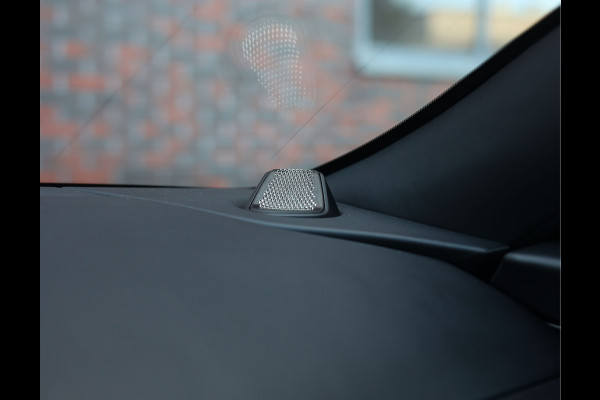 Aston Martin DB12 4.0 V8 | Iridiscent Emerald - Oxford Tan Aston Martin DB12 4.0 V8 | Iridiscent Emerald - Oxford Tan