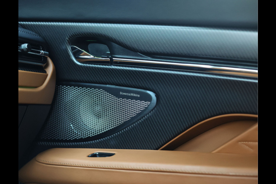 Aston Martin DB12 4.0 V8 | Iridiscent Emerald - Oxford Tan Aston Martin DB12 4.0 V8 | Iridiscent Emerald - Oxford Tan