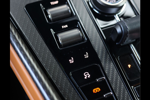 Aston Martin DB12 4.0 V8 | Iridiscent Emerald - Oxford Tan Aston Martin DB12 4.0 V8 | Iridiscent Emerald - Oxford Tan