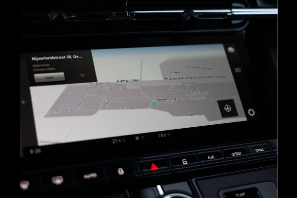 Aston Martin DB12 4.0 V8 | Iridiscent Emerald - Oxford Tan Aston Martin DB12 4.0 V8 | Iridiscent Emerald - Oxford Tan