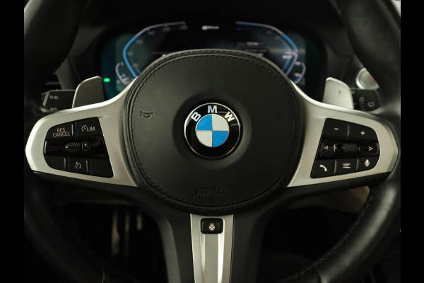 BMW X3 xDrive30e M Sport | Panoramadak | Trekhaak | Head-Up | Stoelverwarming | Leder | Live Cockpit | Stuurverwarming | Carplay | Camera | 20'' | Navigatie | Keyless | PHEV | Plug In BMW X3 xDrive30e M Sport | Panoramadak | Trekhaak | Head-Up | Stoelverwarming | Leder | Live Cockpit | Stuurverwarming | Carplay | Camera | 20'' | Navigatie | Keyless | PHEV | Plug In