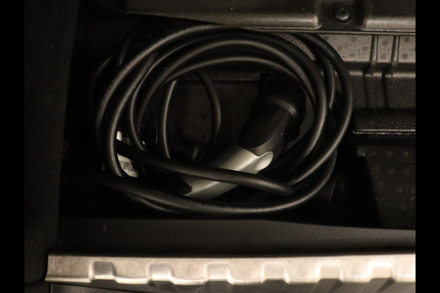 BMW X3 xDrive30e M Sport | Panoramadak | Trekhaak | Head-Up | Stoelverwarming | Leder | Live Cockpit | Stuurverwarming | Carplay | Camera | 20'' | Navigatie | Keyless | PHEV | Plug In BMW X3 xDrive30e M Sport | Panoramadak | Trekhaak | Head-Up | Stoelverwarming | Leder | Live Cockpit | Stuurverwarming | Carplay | Camera | 20'' | Navigatie | Keyless | PHEV | Plug In