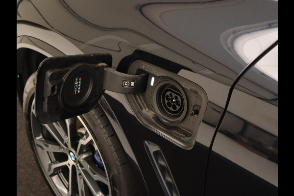 BMW X3 xDrive30e M Sport | Panoramadak | Trekhaak | Head-Up | Stoelverwarming | Leder | Live Cockpit | Stuurverwarming | Carplay | Camera | 20'' | Navigatie | Keyless | PHEV | Plug In BMW X3 xDrive30e M Sport | Panoramadak | Trekhaak | Head-Up | Stoelverwarming | Leder | Live Cockpit | Stuurverwarming | Carplay | Camera | 20'' | Navigatie | Keyless | PHEV | Plug In