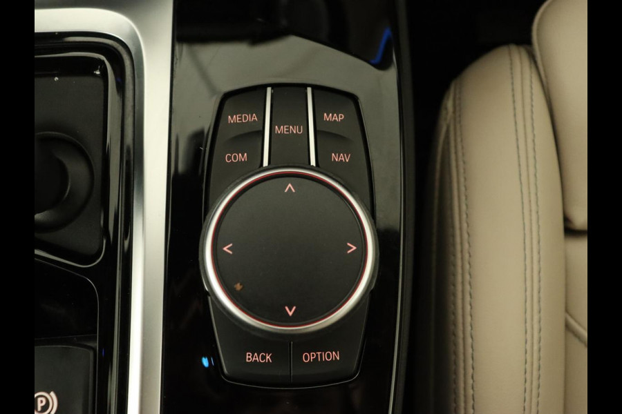 BMW X3 xDrive30e M Sport | Panoramadak | Trekhaak | Head-Up | Stoelverwarming | Leder | Live Cockpit | Stuurverwarming | Carplay | Camera | 20'' | Navigatie | Keyless | PHEV | Plug In BMW X3 xDrive30e M Sport | Panoramadak | Trekhaak | Head-Up | Stoelverwarming | Leder | Live Cockpit | Stuurverwarming | Carplay | Camera | 20'' | Navigatie | Keyless | PHEV | Plug In