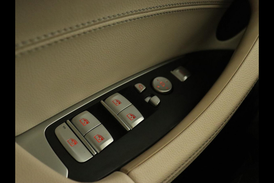 BMW X3 xDrive30e M Sport | Panoramadak | Trekhaak | Head-Up | Stoelverwarming | Leder | Live Cockpit | Stuurverwarming | Carplay | Camera | 20'' | Navigatie | Keyless | PHEV | Plug In BMW X3 xDrive30e M Sport | Panoramadak | Trekhaak | Head-Up | Stoelverwarming | Leder | Live Cockpit | Stuurverwarming | Carplay | Camera | 20'' | Navigatie | Keyless | PHEV | Plug In