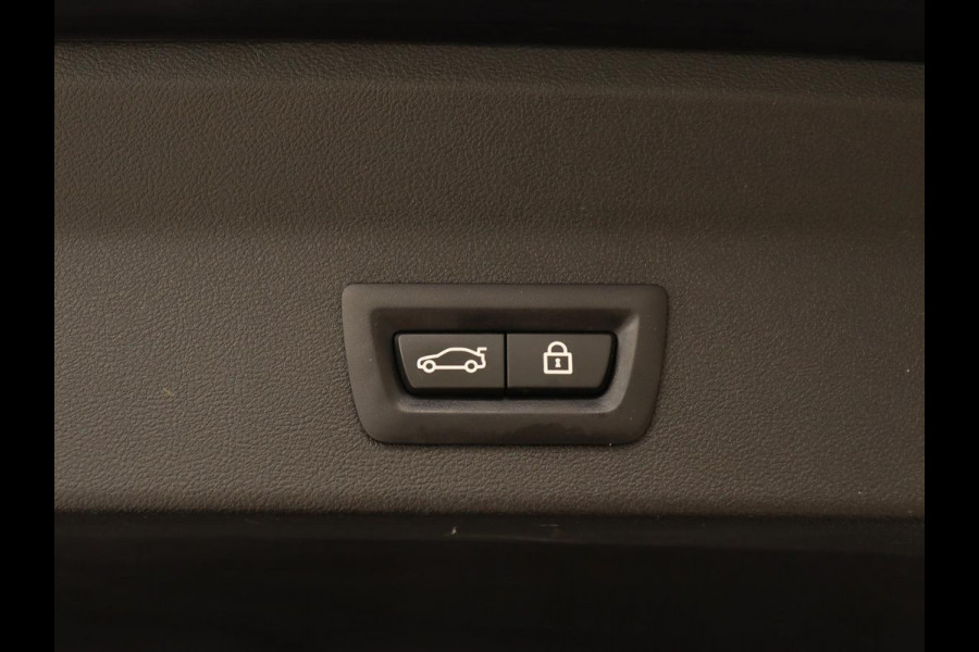 BMW X3 xDrive30e M Sport | Panoramadak | Trekhaak | Head-Up | Stoelverwarming | Leder | Live Cockpit | Stuurverwarming | Carplay | Camera | 20'' | Navigatie | Keyless | PHEV | Plug In BMW X3 xDrive30e M Sport | Panoramadak | Trekhaak | Head-Up | Stoelverwarming | Leder | Live Cockpit | Stuurverwarming | Carplay | Camera | 20'' | Navigatie | Keyless | PHEV | Plug In