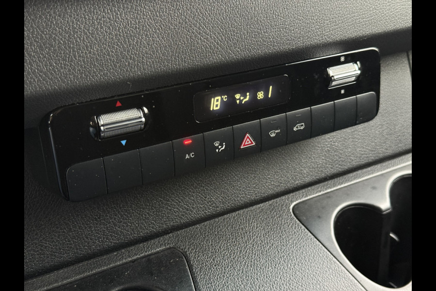 Mercedes-Benz Sprinter 315 1.9 CDI Bakwagen | Laadklep | Navi | Carplay | Cruisec. | Airco Mercedes-Benz Sprinter 315 1.9 CDI Bakwagen | Laadklep | Navi | Carplay | Cruisec. | Airco