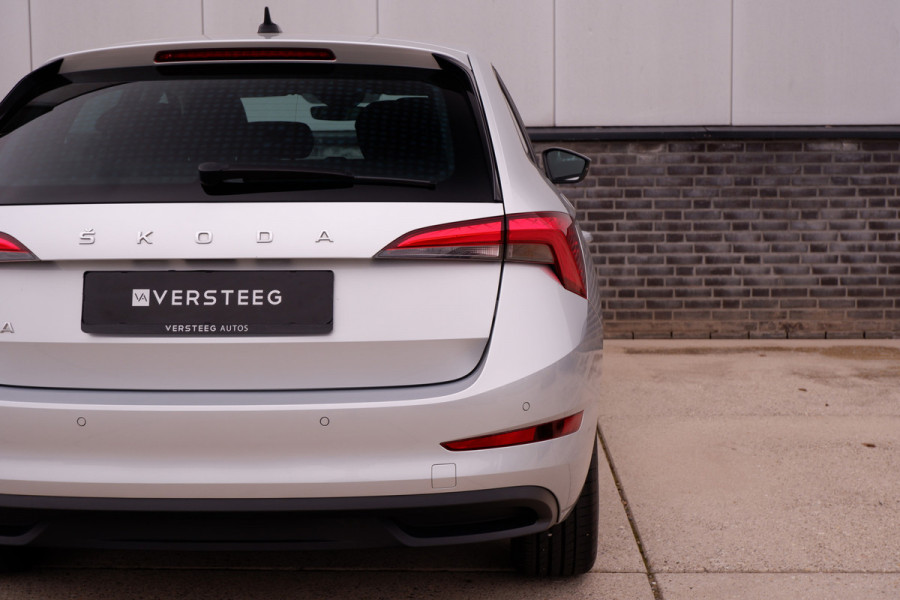 Škoda SCALA 1.0 TSI Sport Business | Carplay | Navi | Virtual cockpit | Climate | PDC Škoda SCALA 1.0 TSI Sport Business | Carplay | Navi | Virtual cockpit | Climate | PDC