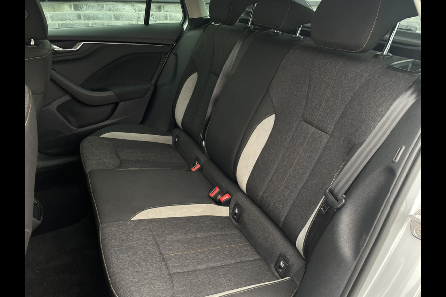 Škoda SCALA 1.0 TSI Sport Business | Carplay | Navi | Virtual cockpit | Climate | PDC Škoda SCALA 1.0 TSI Sport Business | Carplay | Navi | Virtual cockpit | Climate | PDC