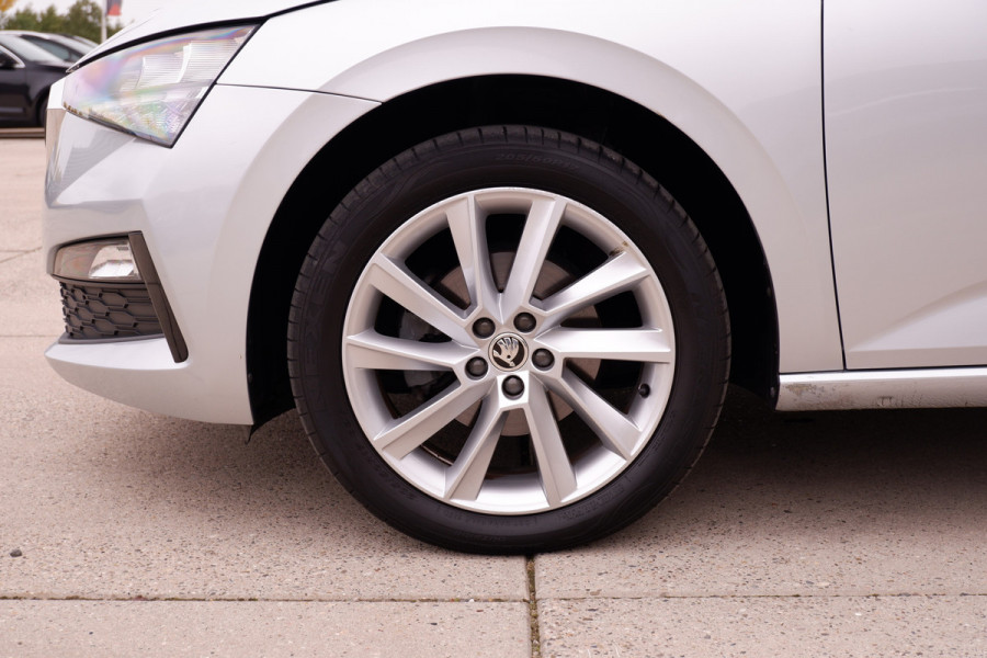 Škoda SCALA 1.0 TSI Sport Business | Carplay | Navi | Virtual cockpit | Climate | PDC Škoda SCALA 1.0 TSI Sport Business | Carplay | Navi | Virtual cockpit | Climate | PDC