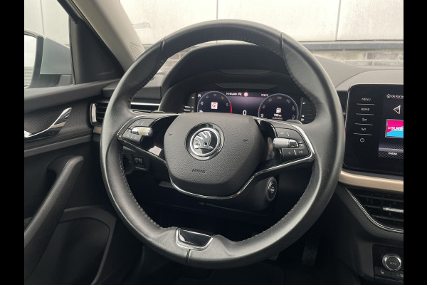 Škoda SCALA 1.0 TSI Sport Business | Carplay | Navi | Virtual cockpit | Climate | PDC Škoda SCALA 1.0 TSI Sport Business | Carplay | Navi | Virtual cockpit | Climate | PDC