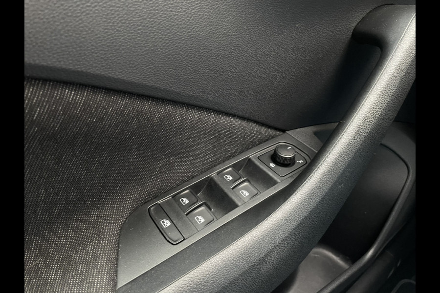 Škoda SCALA 1.0 TSI Sport Business | Carplay | Navi | Virtual cockpit | Climate | PDC Škoda SCALA 1.0 TSI Sport Business | Carplay | Navi | Virtual cockpit | Climate | PDC