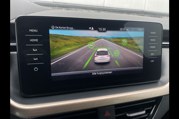 Škoda SCALA 1.0 TSI Sport Business | Carplay | Navi | Virtual cockpit | Climate | PDC Škoda SCALA 1.0 TSI Sport Business | Carplay | Navi | Virtual cockpit | Climate | PDC