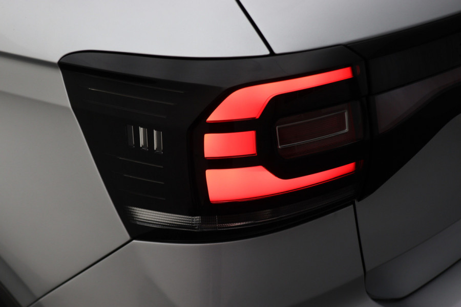 Volkswagen T-Cross 1.0 TSI DSG Style Climate, ACC, Camera, Apple Carplay, Rijstrooksensor, DAB, PDC, 16'' Volkswagen T-Cross 1.0 TSI DSG Style Climate, ACC, Camera, Apple Carplay, Rijstrooksensor, DAB, PDC, 16''