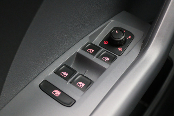 Volkswagen T-Cross 1.0 TSI DSG Style Climate, ACC, Camera, Apple Carplay, Rijstrooksensor, DAB, PDC, 16'' Volkswagen T-Cross 1.0 TSI DSG Style Climate, ACC, Camera, Apple Carplay, Rijstrooksensor, DAB, PDC, 16''