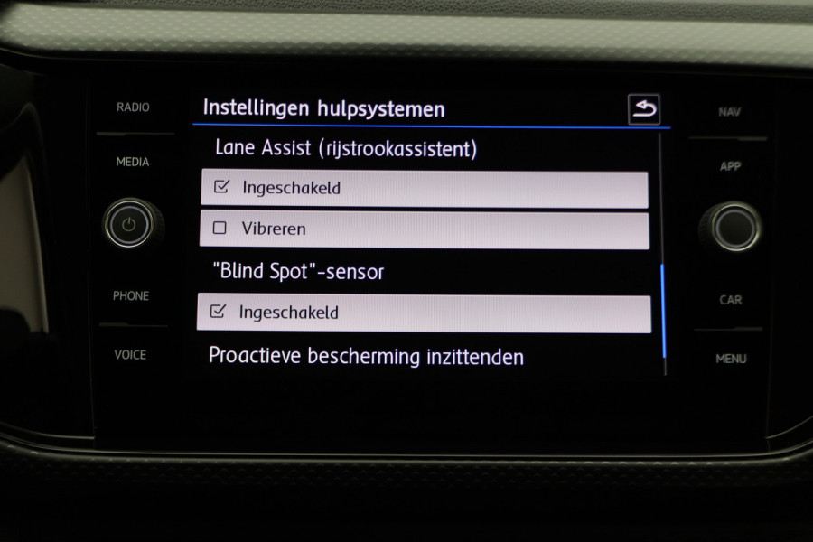 Volkswagen T-Cross 1.0 TSI DSG Style Climate, ACC, Camera, Apple Carplay, Rijstrooksensor, DAB, PDC, 16'' Volkswagen T-Cross 1.0 TSI DSG Style Climate, ACC, Camera, Apple Carplay, Rijstrooksensor, DAB, PDC, 16''