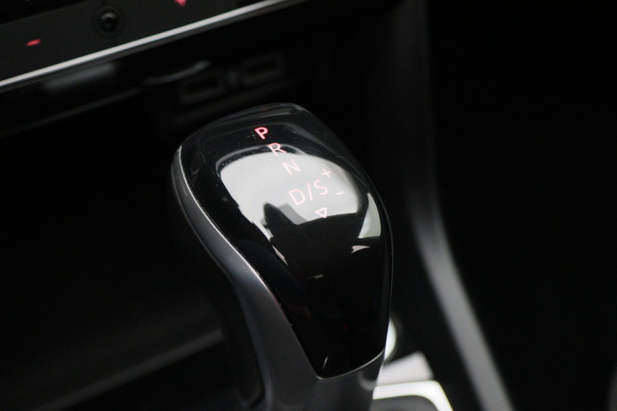 Volkswagen T-Cross 1.0 TSI DSG Style Climate, ACC, Camera, Apple Carplay, Rijstrooksensor, DAB, PDC, 16'' Volkswagen T-Cross 1.0 TSI DSG Style Climate, ACC, Camera, Apple Carplay, Rijstrooksensor, DAB, PDC, 16''