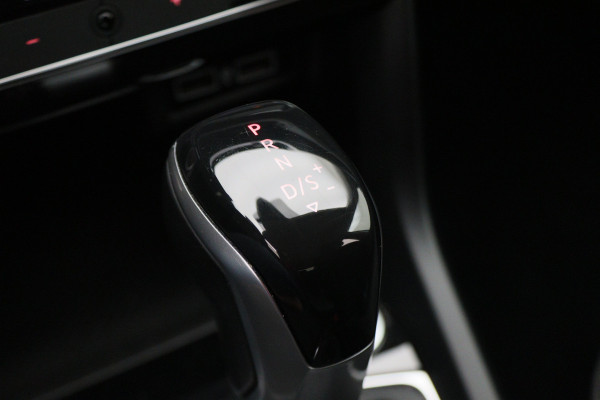 Volkswagen T-Cross 1.0 TSI DSG Style Climate, ACC, Camera, Apple Carplay, Rijstrooksensor, DAB, PDC, 16'' Volkswagen T-Cross 1.0 TSI DSG Style Climate, ACC, Camera, Apple Carplay, Rijstrooksensor, DAB, PDC, 16''