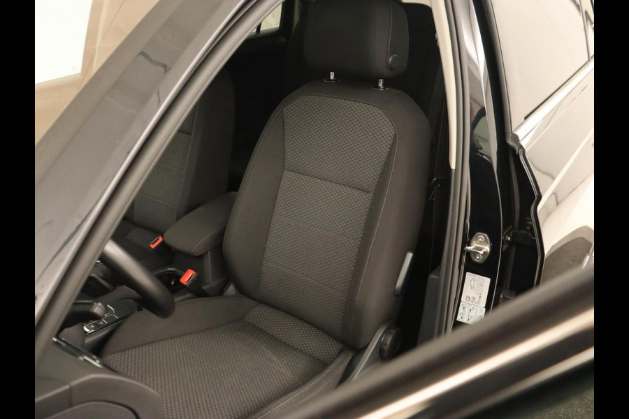 Volkswagen Tiguan Allspace 1.5 TSI Comfortline 7-persoons | 1e eigenaar | Trekhaak | Adaptive cruise | Keyless | Carplay | Navigatie | Climate control | DAB | Parkeerhulp | Bluetooth